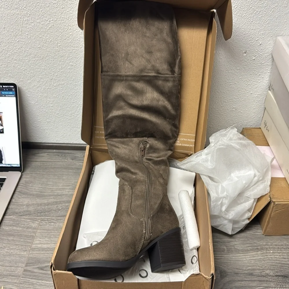 Journee Collection Women's Sana Block Heel Over The Knee Boots